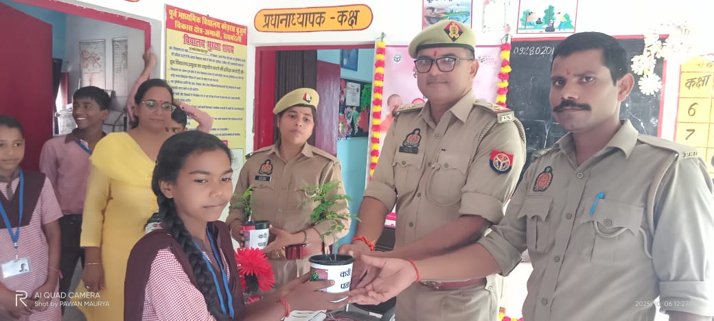 रायबरेली में मिशन शक्ति के तहत छात्राओं को दी कानूनी जानकारी, पुलिस ने सिखाए सुरक्षा उपाय और अधिकार