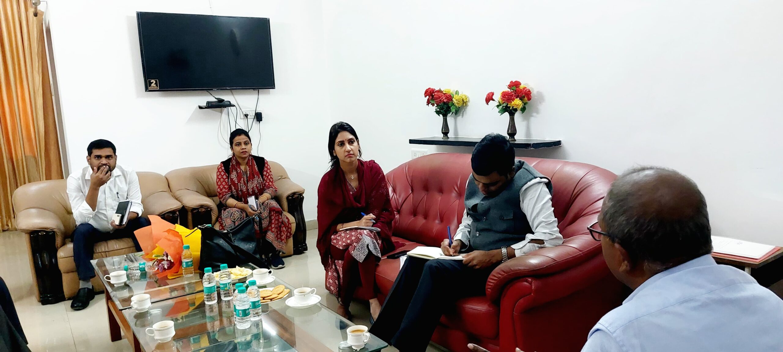 रायबरेली: सदर विधायक अदिति सिंह ने विकास कार्यों की समीक्षा की, अधिकारियों को गुणवत्ता और समयबद्धता पर दिया जोर