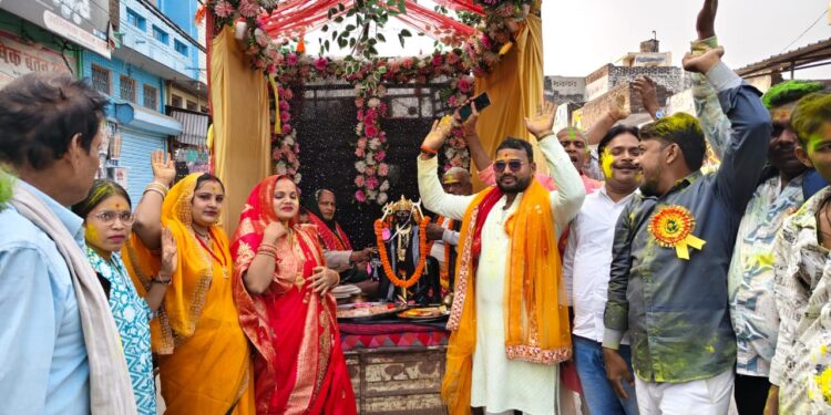 बृजमनगंज में भगवान शनिदेव की भव्य शोभायात्रा, भक्तिमय हुआ पूरा क्षेत्र