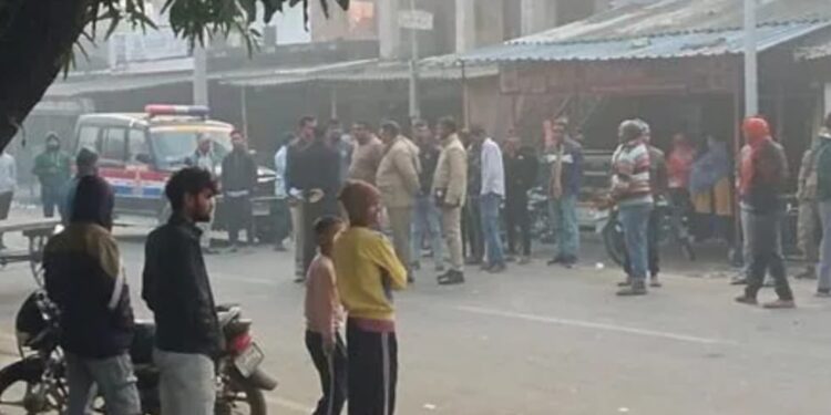 महराजगंज: तेज रफ्तार पिकअप ने ट्यूशन जा रही छात्रा को रौंदा, मौके पर मौत