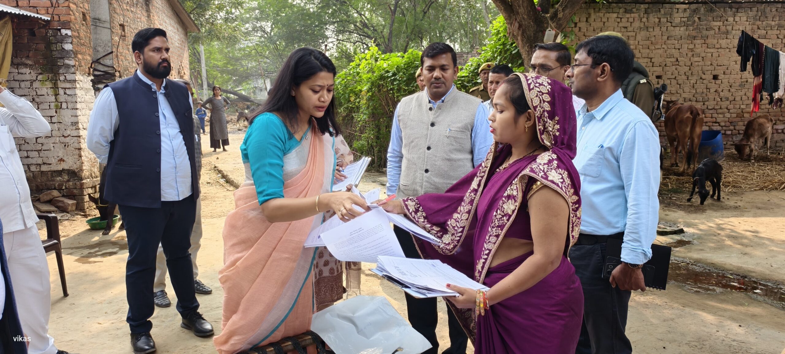 रायबरेली DM ने SIR कार्यक्रम का औचक निरीक्षण कर प्रगति की समीक्षा की