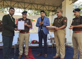 रायबरेली में यातायात माह का समापन, उत्कृष्ट कार्य करने वालों को एसपी ने किया सम्मानित