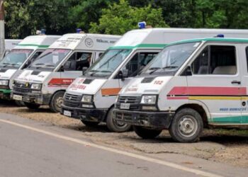 लखनऊ सड़क हादसा: घायल की जान बचाने में 102/108 एंबुलेंस और पुलिस का त्वरित रिस्पांस, चौकी इंचार्ज नवनीत शुक्ला की भूमिका सराहनीय