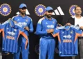 भारत ने रोहित शर्मा के साथ नई टी20 विश्व कप 2026 जर्सी का किया अनावरण