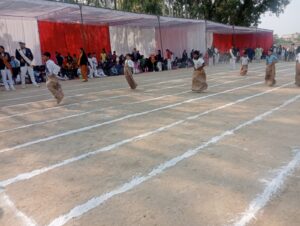 लालगंज: बीएमपीएस में दो दिवसीय वार्षिक खेलकूद स्पर्धा शुरू, कोतवाल प्रमोद सिंह बोले-हारने वाला ही जीतने का प्रयास करता है