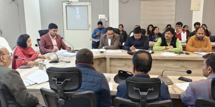 रायबरेली: डीएम हर्षिता माथुर ने SIR कार्यक्रम की प्रगति की समीक्षा की, सभी कार्य 11 दिसंबर तक पूरा करने के निर्देश