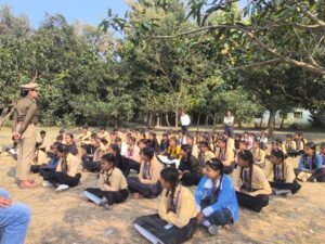 बृजमनगंज: मिशन शक्ति टीम का बड़ा अभियान, छात्राओं को साइबर क्राइम और महिला सुरक्षा की खास ट्रेनिंग