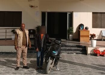 सुशांत गोल्फ सिटी: जनता की सजगता से बाइक चोर पकड़ा गया, चोरी की OLA स्कूटी बरामद