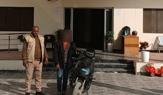 सुशांत गोल्फ सिटी: जनता की सजगता से बाइक चोर पकड़ा गया, चोरी की OLA स्कूटी बरामद