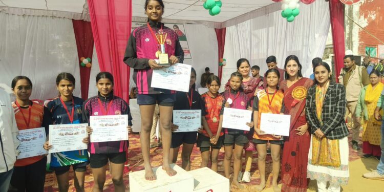 रायबरेली सदर में विधायक खेल स्पर्धा 2025 का शुभारंभ, विजेताओं को मिला मेडल-ट्रॉफी सम्मान