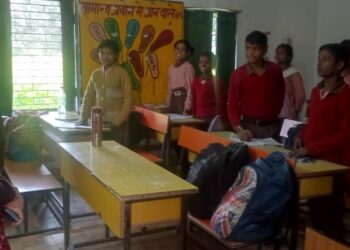 लखनऊ: पार्षद गीता देवी ने प्राथमिक विद्यालय पंडित खेड़ा का किया निरीक्षण