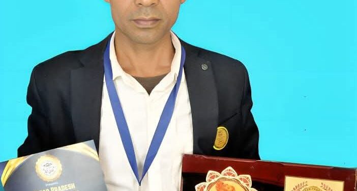 महराजगंज का नाम रोशन: किसान सिद्धेश्वर को मिला उत्तर प्रदेश आइकॉन अवॉर्ड 2025