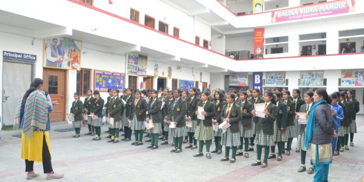 रायबरेली में बालिकाओं को गुड टच–बैड टच व बाल विवाह प्रतिषेध की दी गई जानकारी, मिशन शक्ति अभियान के तहत जागरूकता कार्यक्रम