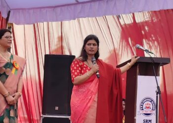 “बच्चों में संस्कार डालना सबसे पहले अभिभावक की जिम्मेदारी”- एसआरएम स्कूल के एनुअल फंक्शन में बोलीं स्वाती सिंह