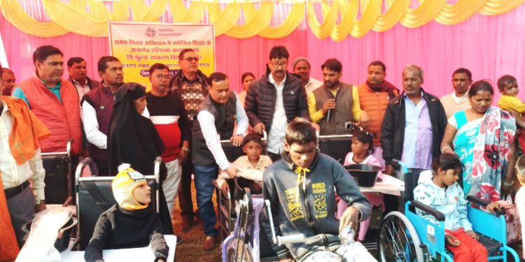 बृजमनगंज में एलिस्को का सराहनीय प्रयास: 158 दिव्यांग बच्चों को 192 सहायक उपकरण वितरित