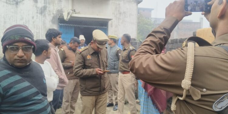 बृजमनगंज में संदिग्ध परिस्थितियों में विवाहिता का शव फंदे से लटका मिला, पुलिस जांच में जुटी