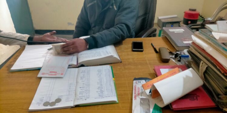 दृगपालगंज पीएचसी में भ्रष्टाचार का खेल, अवैध पैथोलॉजी से जांच कराकर मरीजों की जेब पर डाका