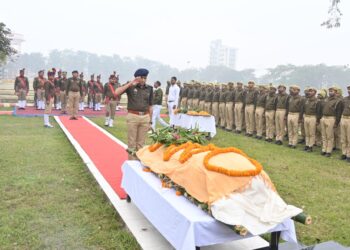 महराजगंज: ड्यूटी के दौरान मुख्य आरक्षी रामनयन मौर्य का निधन, पुलिस महकमे में शोक