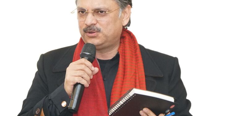 राजनीति से दूर रहना आत्मसमर्पण है–युवाओं को डॉ. राजेश्वर सिंह का बड़ा संदेश