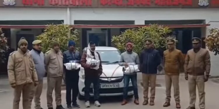 स्विफ्ट डिजायर में गांजे की खेप! महराजगंज पुलिस ने 3 तस्करों को दबोचा
