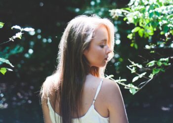 Jokowi Seeks Investors for Indonesia's Airports to Curb Deficit