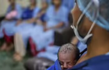 भारत की अस्पताल क्षमता अभी भी वैश्विक मानक से काफी कम है; डॉक्टर अनुपात 1:811 पर, सरकार ने संसद में माना