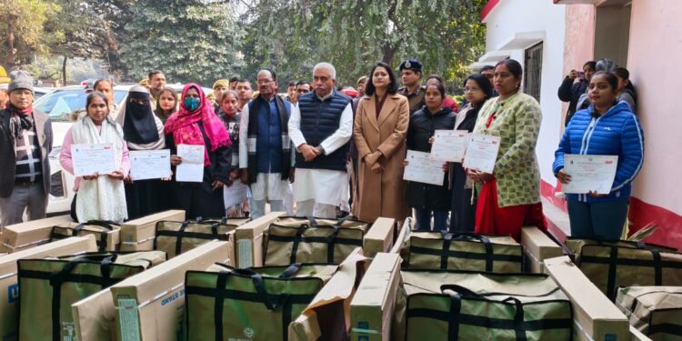 रायबरेली में प्रभारी मंत्री राकेश सचान सख्त, विकास कार्यों व कानून-व्यवस्था की समीक्षा