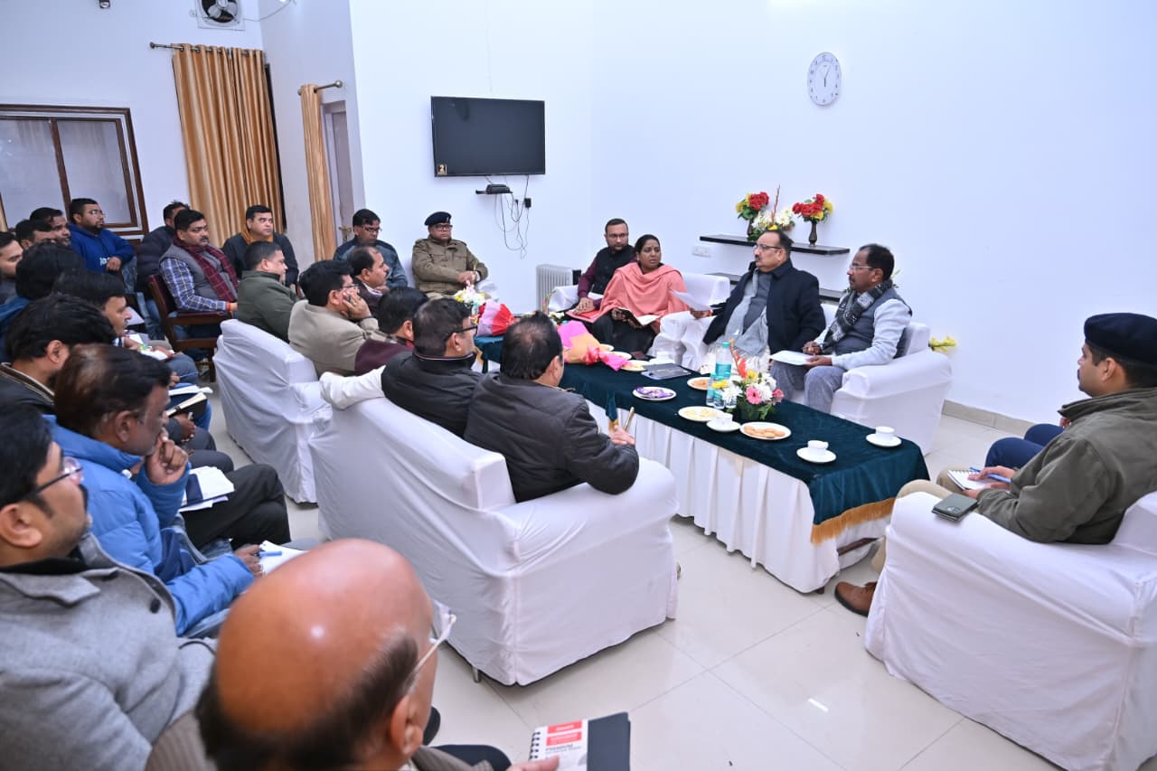रायबरेली महोत्सव की तैयारियों की समीक्षा, मंत्री दिनेश प्रताप सिंह ने दिए निर्देश