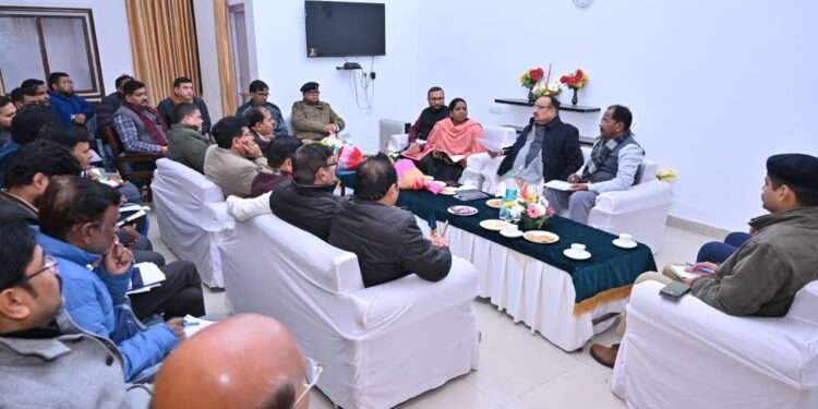 रायबरेली महोत्सव की तैयारियों की समीक्षा, मंत्री दिनेश प्रताप सिंह ने दिए निर्देश