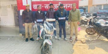 लखनऊ में पुलिस का एक्शन: चोरी करते 3 शातिर चोर गिरफ्तार, तमंचे और चोरी की बाइक बरामद