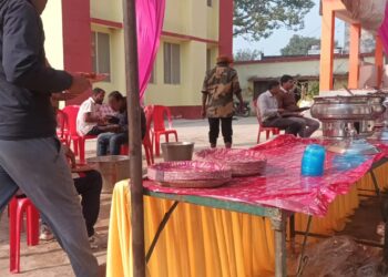 बृजमनगंज थाना में भक्ति का संगम: हनुमान मंदिर का पहला वार्षिकोत्सव, भंडारे में उमड़े श्रद्धालु