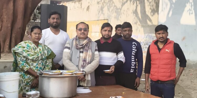 सरोजनी नगर: मकर संक्रांति पर बदाली खेड़ा में खिचड़ी भोज का आयोजन