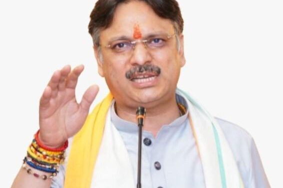 सरोजनीनगर में ट्रांसफार्मर हादसा: विधायक राजेश्वर सिंह की पहल से इलाज और कार्रवाई तेज