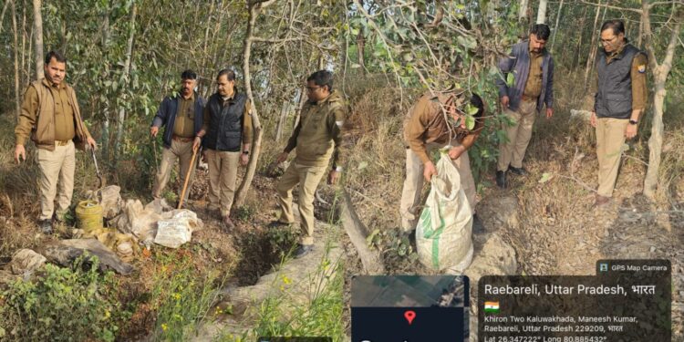 आबकारी विभाग का कच्ची शराब के अड्डों पर छापा, दो मुकदमे दर्ज