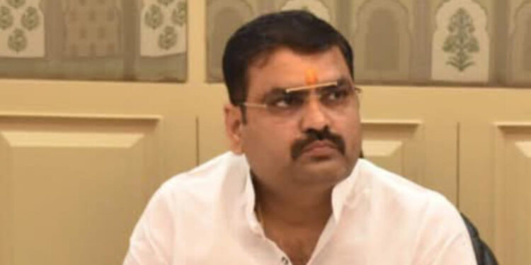 संतकबीरनगर में भाजपा विधायक अंकुर राज तिवारी पर अपहरण और मारपीट का गंभीर आरोप, जमीन विवाद से जुड़ा मामला