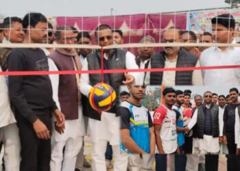 लेहड़ा में यादव राज्य स्तरीय दो दिवसीय वॉलीबॉल प्रतियोगिता शुरू, 18 टीमें मैदान में