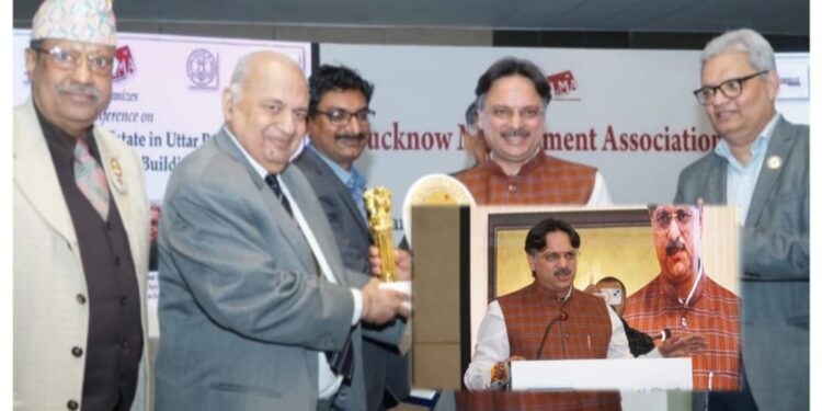 ग्रीन बिल्डिंग्स से 30–40% ऊर्जा बचत संभव, यह जन-आंदोलन बने: डॉ. राजेश्वर सिंह