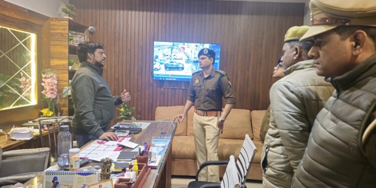 रायबरेली एसपी ने गणतंत्र दिवस की पूर्व संध्या पर किया सघन चेकिंग एवं पैदल गश्त