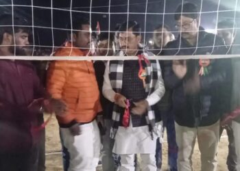 लेहड़ा वॉलीबॉल फाइनल में गोंडा का दबदबा, डीडीयू गोरखपुर को हराकर ट्रॉफी पर किया कब्जा