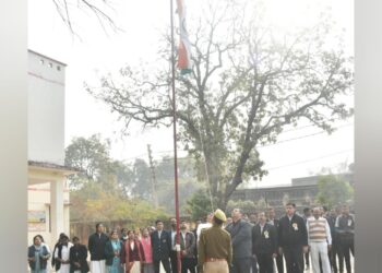 रायबरेली: एडीआर सेंटर में 77वें गणतंत्र दिवस पर फहराया गया तिरंगा, अपर जिला जज अनुपम शौर्य ने किया संबोधन