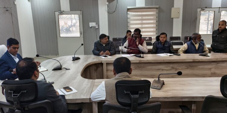 SIR प्रक्रिया तेज: रायबरेली में राजनीतिक दलों संग बैठक, फॉर्म-6 और नोटिस पर दिए गए अहम निर्देश