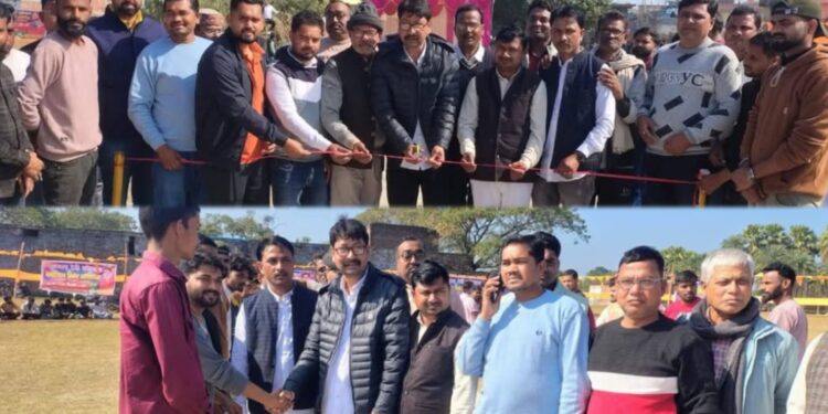 बृजमनगंज में कमला देवी राधेश्याम मेमोरियल क्रिकेट प्रतियोगिता शुरू, उद्घाटन मैचों में दिखा युवाओं का जोश