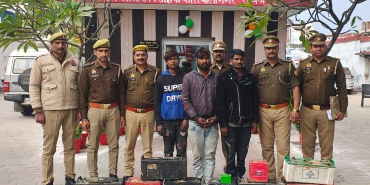 03 शातिर बैट्री चोर गिरफ्तार, 10 बैट्री बरामद