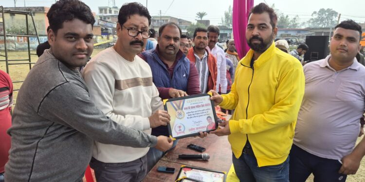 मेमोरियल क्रिकेट टूर्नामेंट: दीनदयाल उपाध्याय नगर ने आंबेडकर नगर को हराया