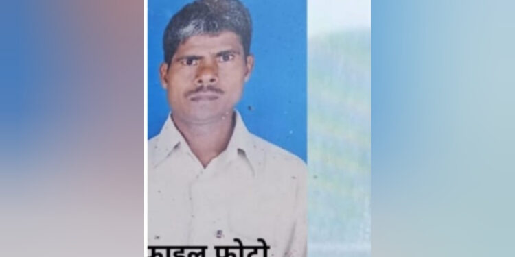 कुशीनगर एक्सप्रेस में सफर के दौरान मजदूर की मौत, बृजमनगंज के पिपरहना गांव में मातम