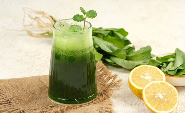 सर्दियों में पालक का जूस क्यों माना जा रहा है सेहत के लिए फायदेमंद