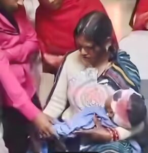 रायबरेली में अनियंत्रित स्कूल वैन पलटी, मची चीख-पुकार में दर्जनो मासूम घायल