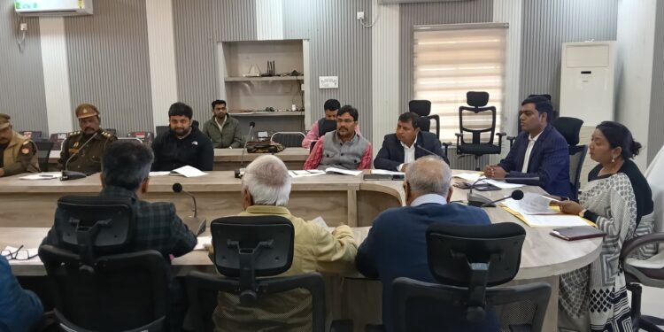 रायबरेली में जिला उद्योग बंधु की बैठक संपन्न, लंबित मामलों के त्वरित निस्तारण के निर्देश