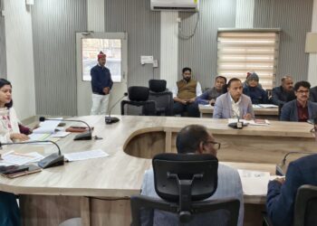 रायबरेली में आधार पर फोकस: डीएम ने दिए 100% पंजीकरण के निर्देश, गांव-गांव लगेंगे आधार कैंप