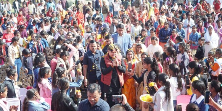 सरोजनीनगर में ‘गर्ल्स यूथ क्लब प्रोत्साहन कार्यक्रम’ व ‘चाय पर चौपाल’ आयोजित, शिक्षा-खेल-युवा सशक्तिकरण पर संवाद